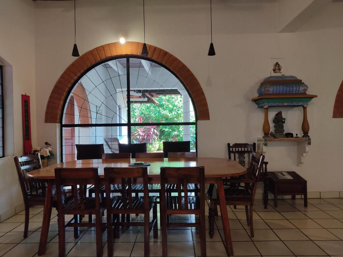 אורוויל Gaia'S Garden Guest House מראה חיצוני תמונה