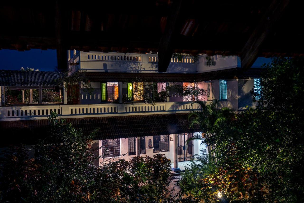 אורוויל Gaia'S Garden Guest House מראה חיצוני תמונה