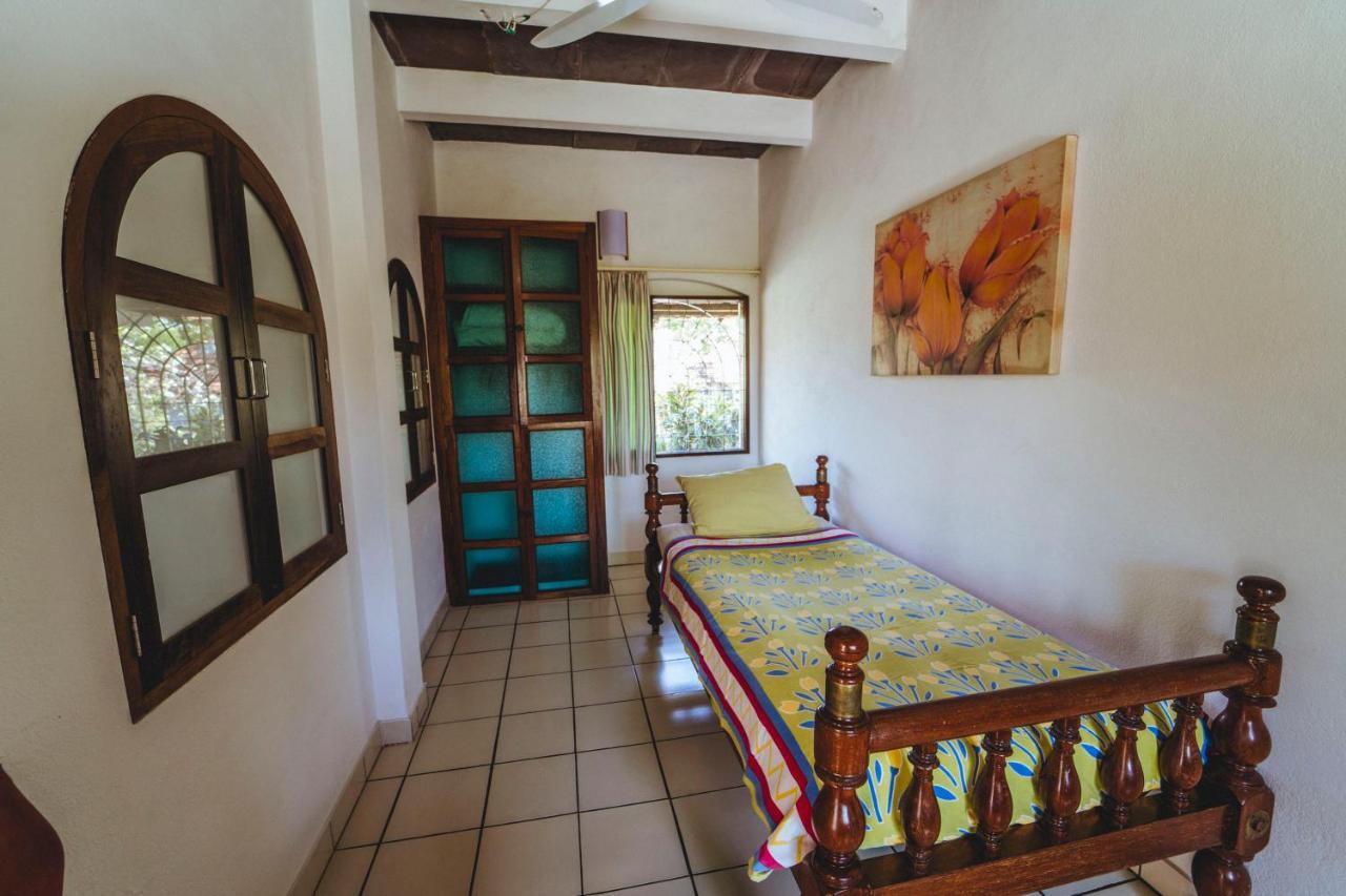אורוויל Gaia'S Garden Guest House מראה חיצוני תמונה