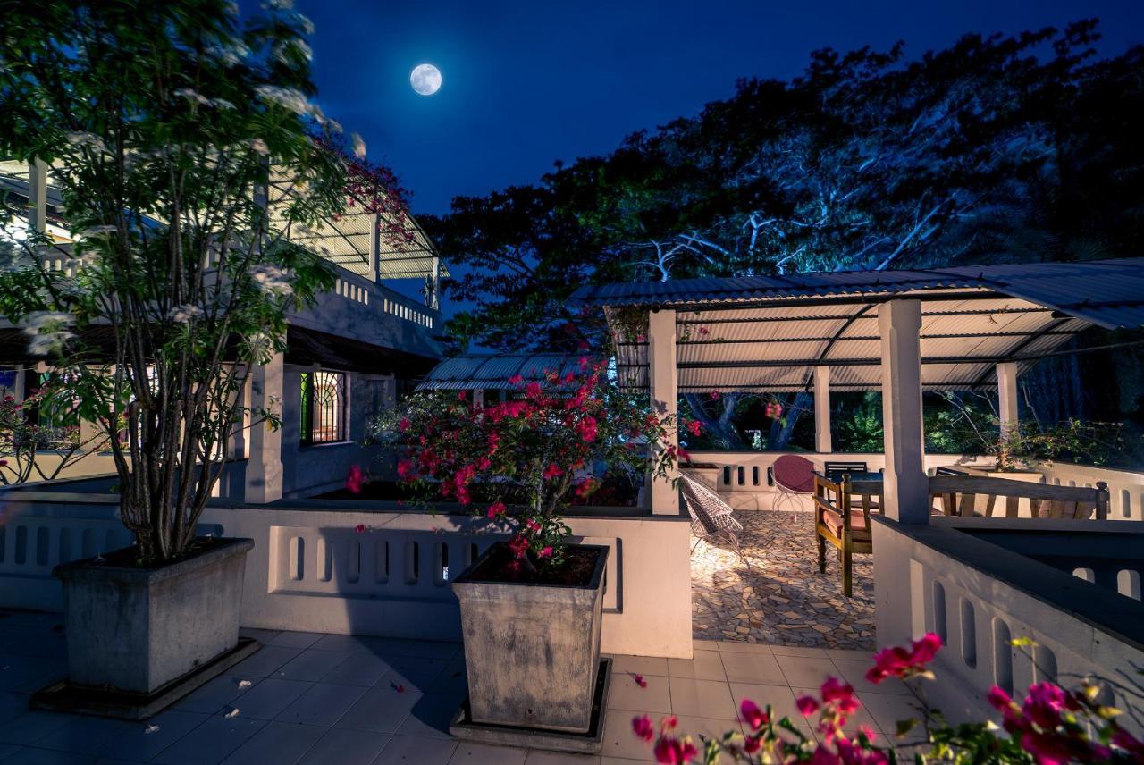 אורוויל Gaia'S Garden Guest House מראה חיצוני תמונה