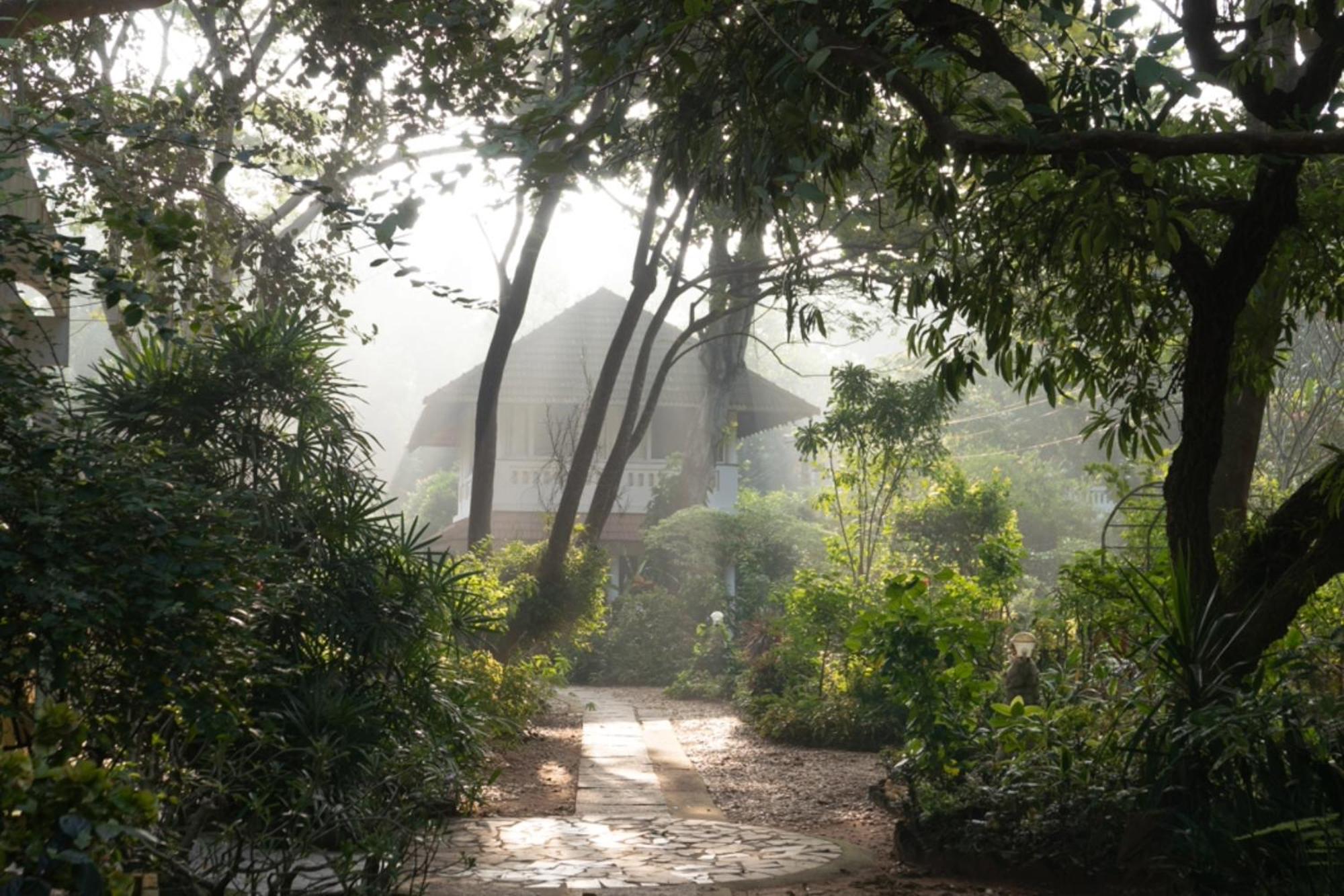 אורוויל Gaia'S Garden Guest House מראה חיצוני תמונה