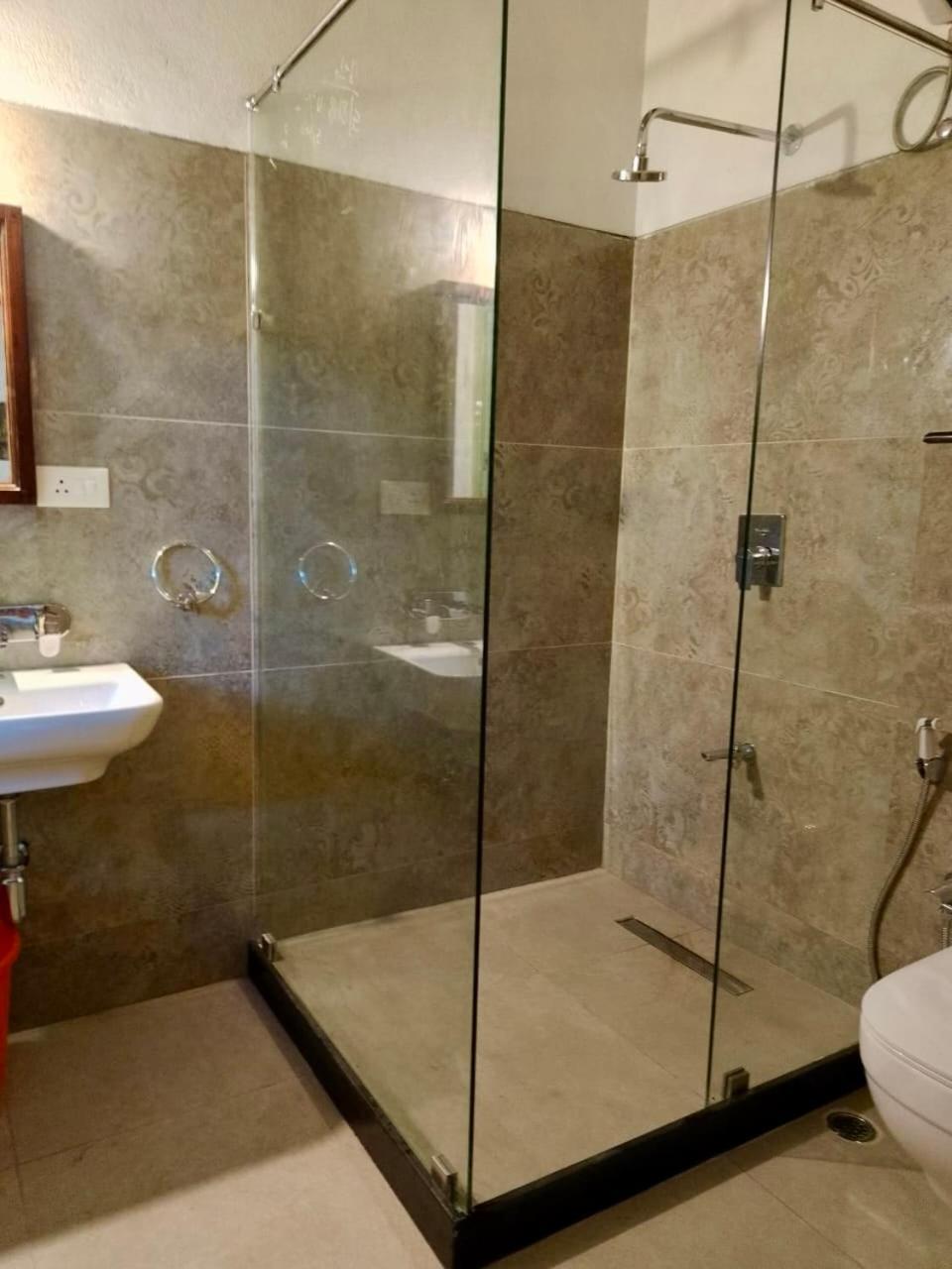 אורוויל Gaia'S Garden Guest House מראה חיצוני תמונה